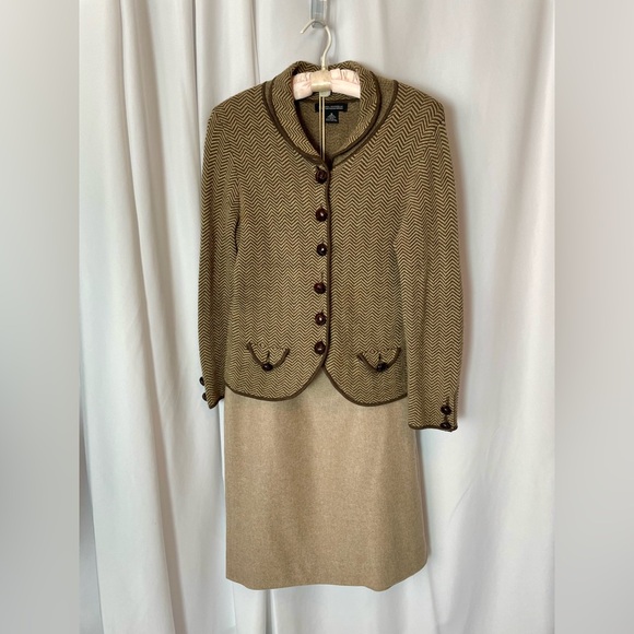 J. Crew Dresses & Skirts - J Crew Pencil Skirt Tan/Taupe Heathered Wool